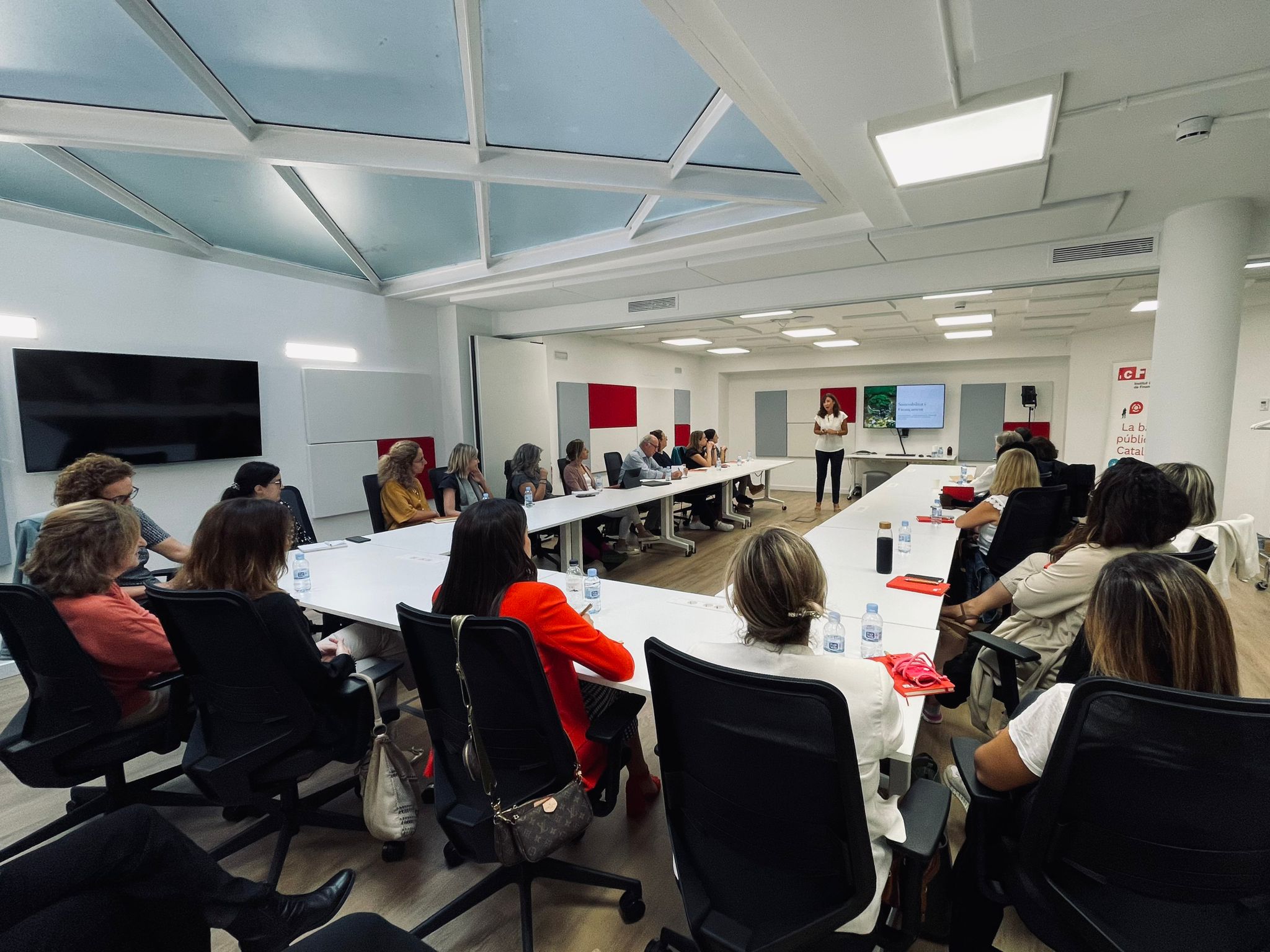 Avalis ha asistido la sesión formativa de directivas y emprendedoras en finanzas sostenibles organizada por el ICF en colaboración con el IEF